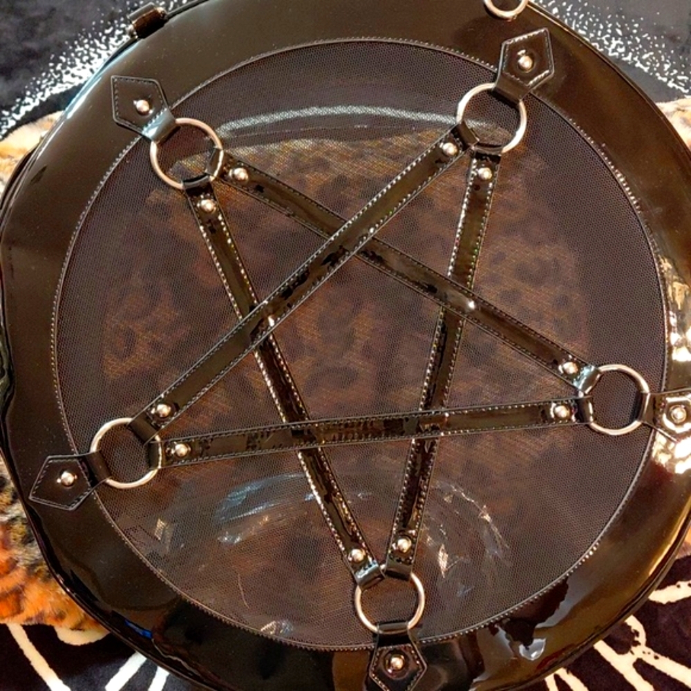 KILLSTAR LARGE PENTAGRAM ROUND MESH WEEKENDER,TRAVEL BAG,BEACH BAG NWOT - Picture 2 of 12
